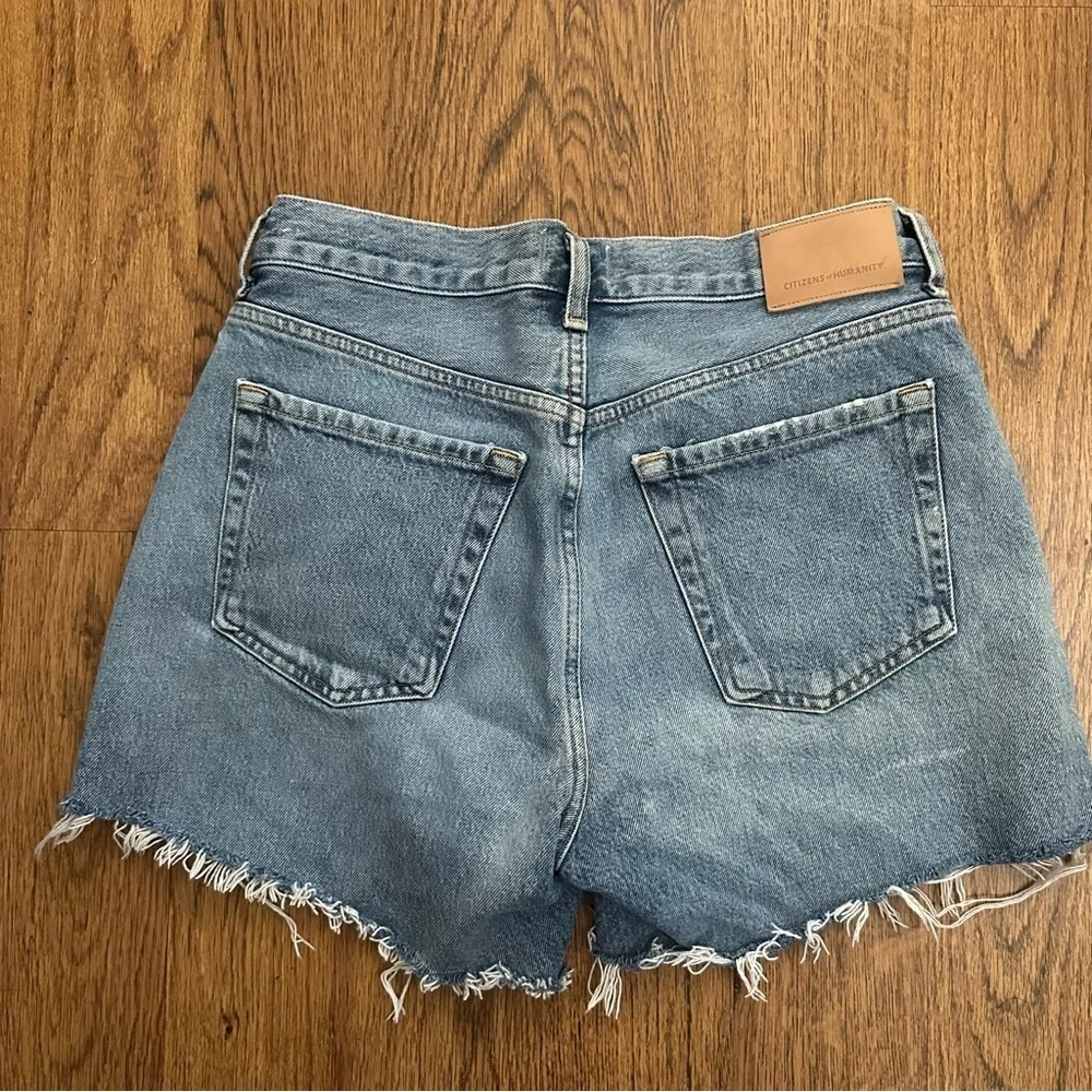 Citizens of Humanity Blue Denim Annabelle Long raw hem Shorts size 26 cotton